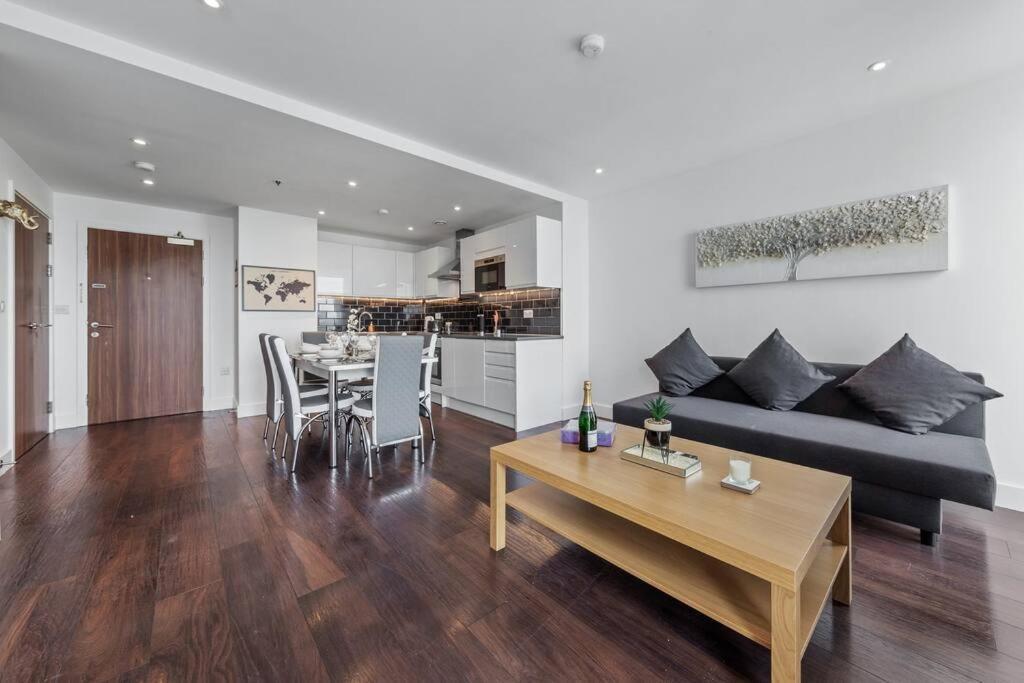 Beautiful Living Sleep 7 In London Bp34 Appartamento Esterno foto